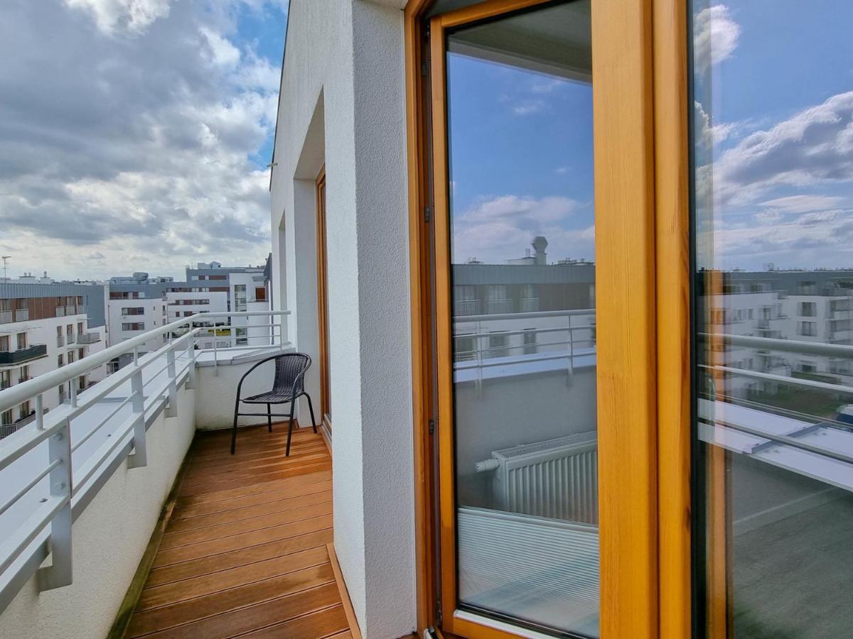 Visit Baltic - Platan Tower Grey Apartment ชวีโนวิชแจ ภายนอก รูปภาพ