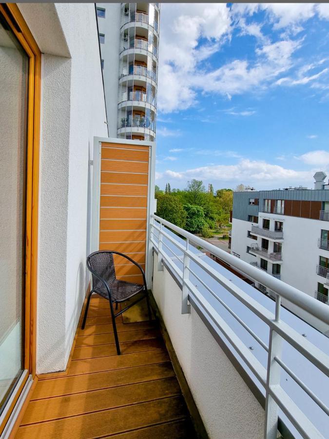 Visit Baltic - Platan Tower Grey Apartment ชวีโนวิชแจ ภายนอก รูปภาพ