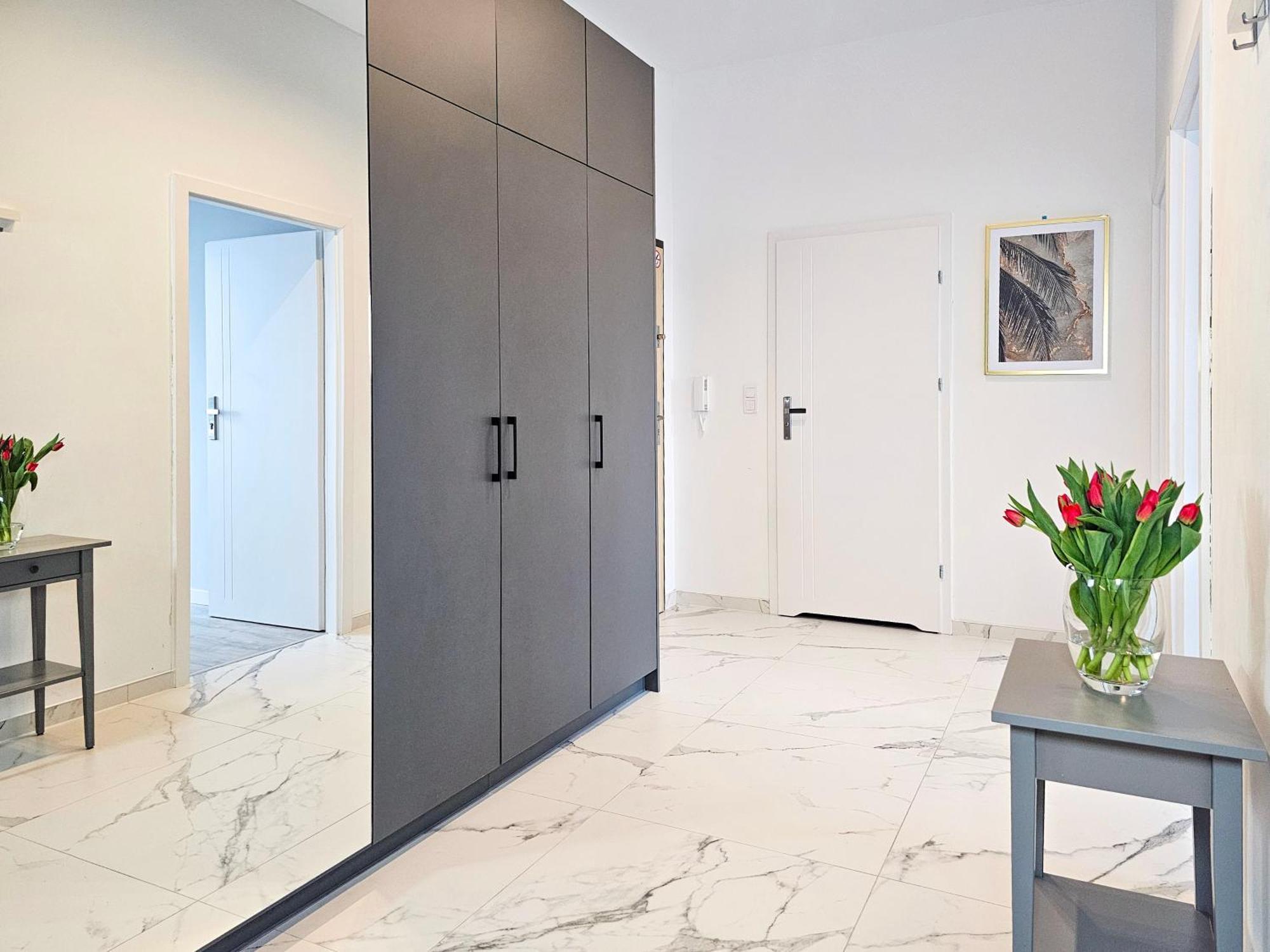 Visit Baltic - Platan Tower Grey Apartment ชวีโนวิชแจ ภายนอก รูปภาพ