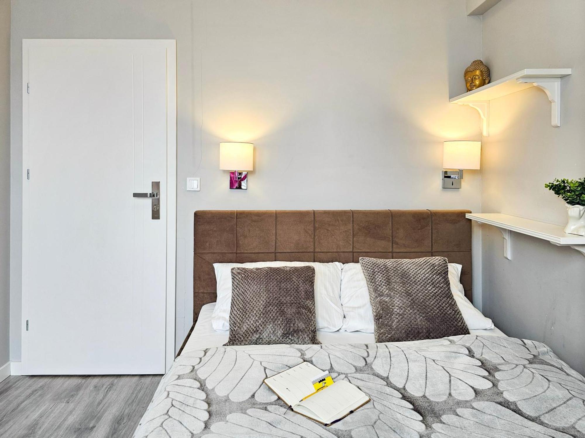 Visit Baltic - Platan Tower Grey Apartment ชวีโนวิชแจ ภายนอก รูปภาพ